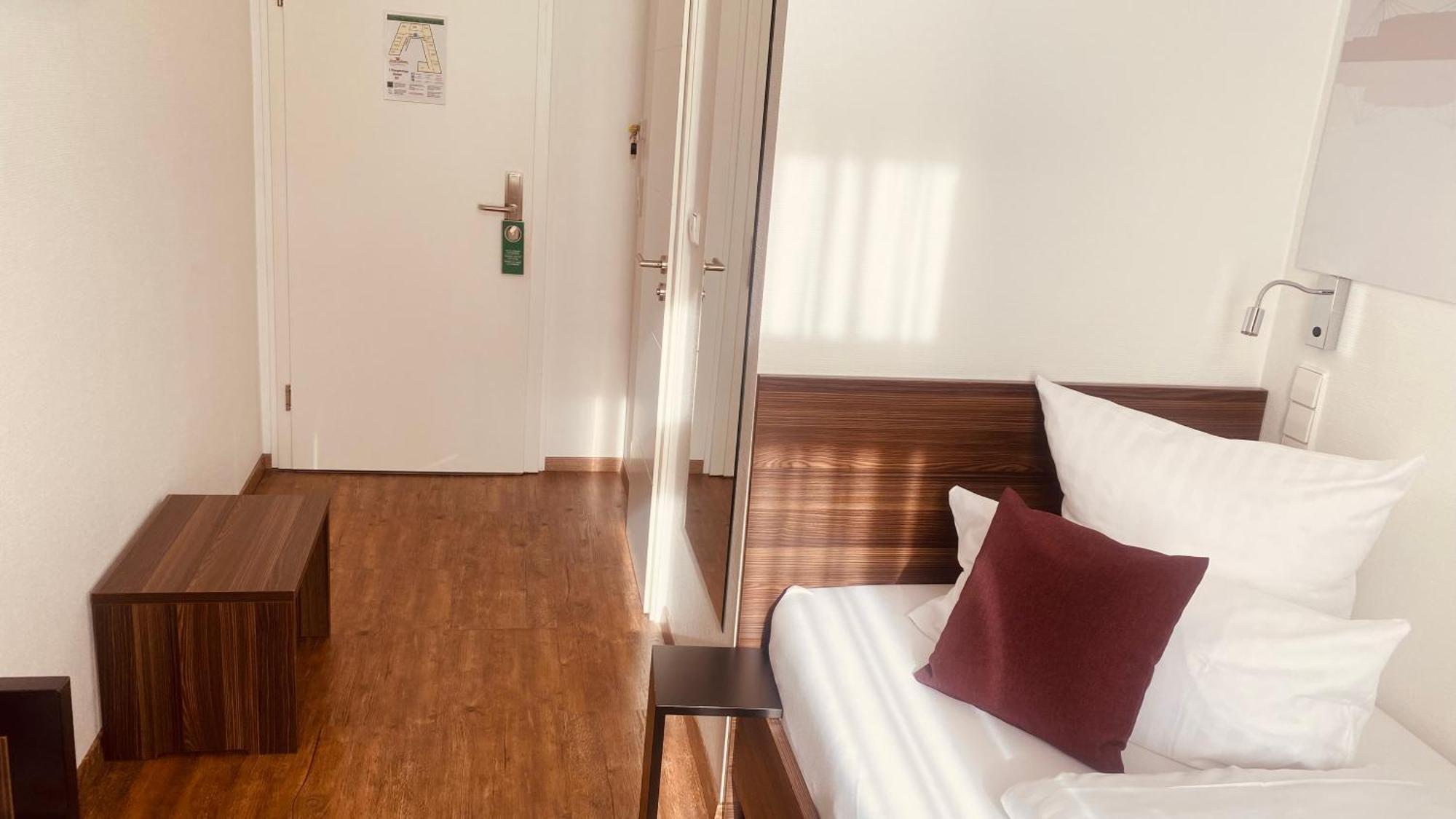 Sevendays Hotel 卡尔斯鲁厄 外观 照片